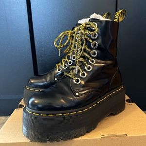 Women’s Dr.Martens platform boots